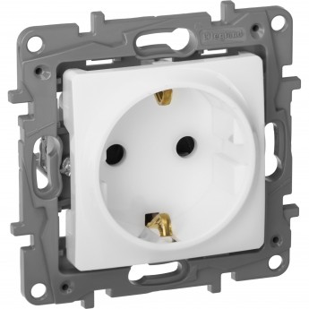 Розетка LEGRAND 2К+З со шторками немецкий стандарт 16 А 250 В Etika белый
