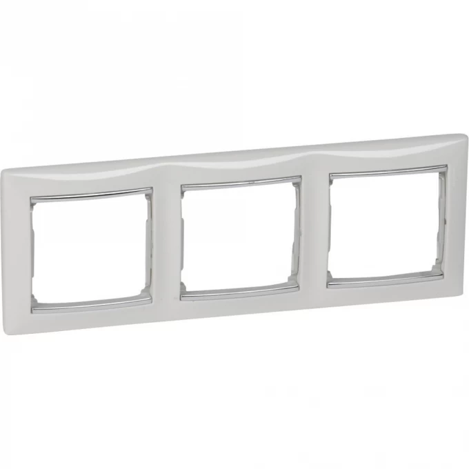 Рамка LEGRAND Valena 3 поста горизонтальный монтаж белый/серебряный штрих 770493 Рамка LEGRAND Valena 3 поста горизонтальный монтаж белый/серебряный штрих 770493